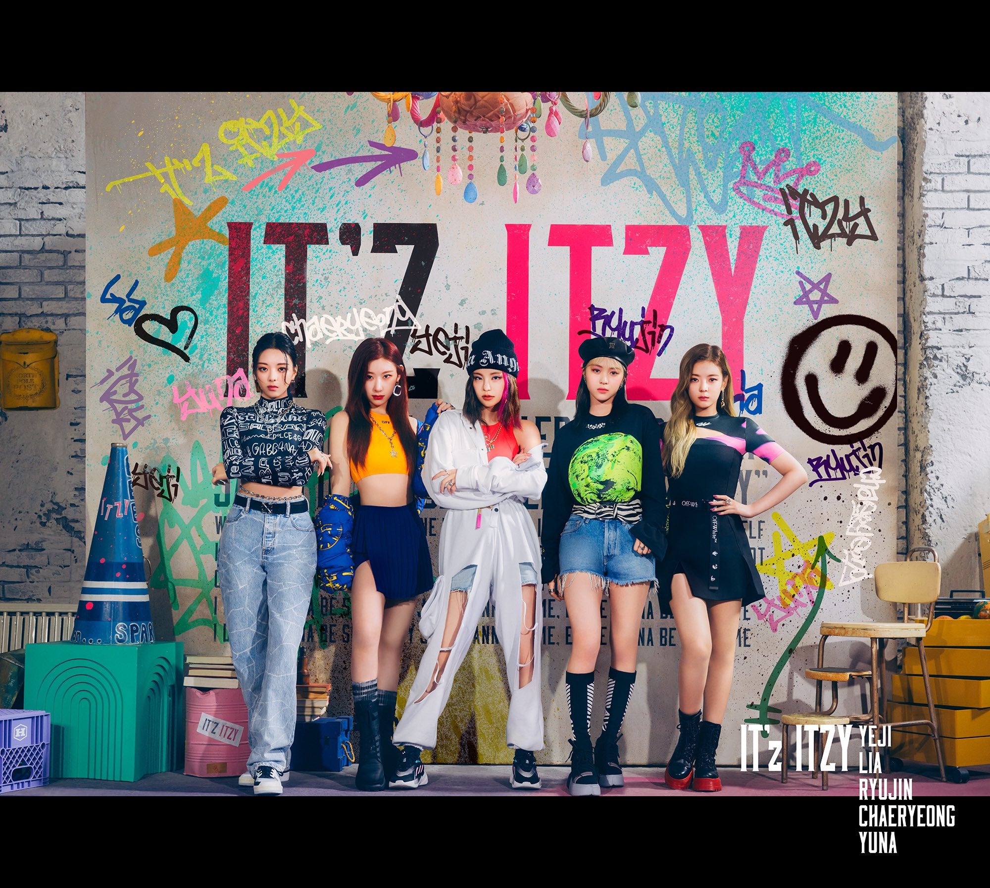 ITZY JAPAN DEBUT BEST ALBUM - IT'Z ITZY