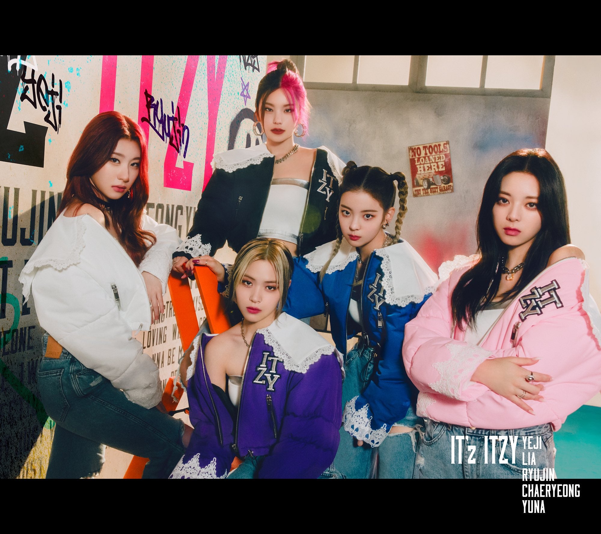 ITZY JAPAN DEBUT BEST ALBUM - IT'Z ITZY
