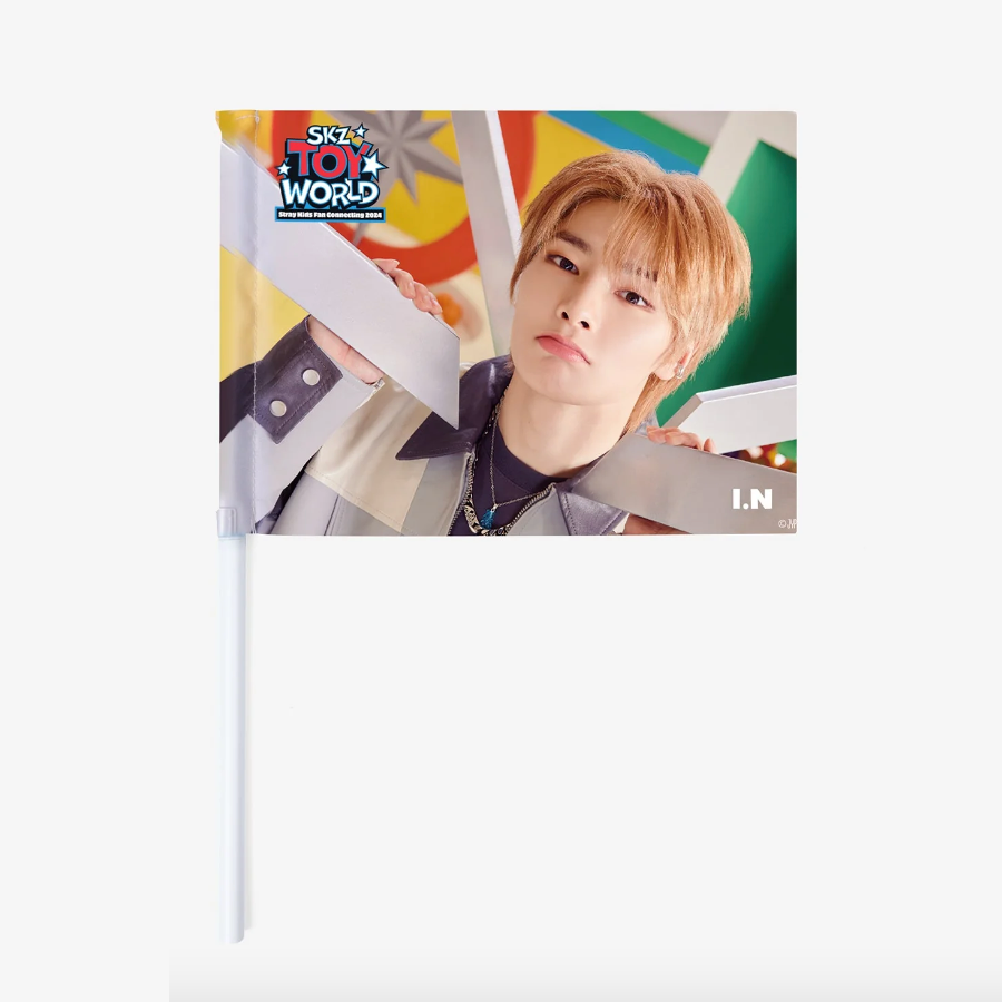 STRAY KIDS FAN CONNECTING 2024 [SKZ TOY WORLD] OFFICIAL MD - 18. PHOTO FLAG