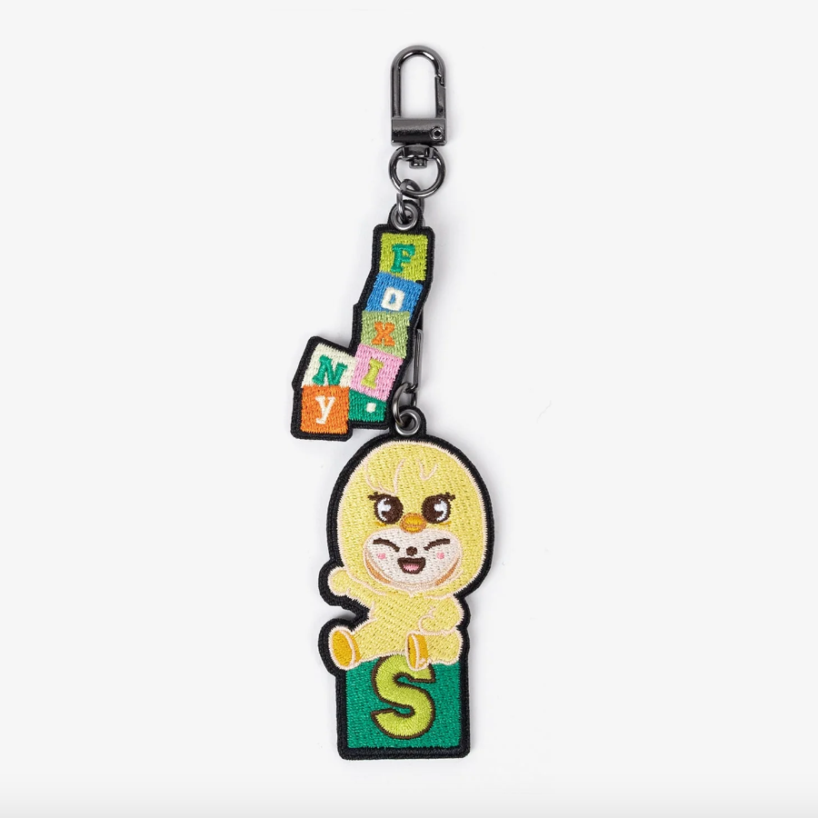 STRAY KIDS FAN CONNECTING 2024 [SKZ TOY WORLD] OFFICIAL MD - 23. EMBROIDERY KEY HOLDER